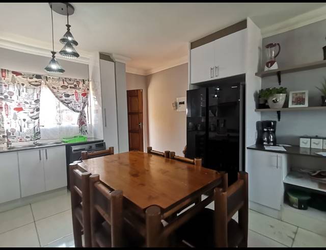 3 BEDROOM TOWNHOUSE FOR SALE IN KIBLER PARK